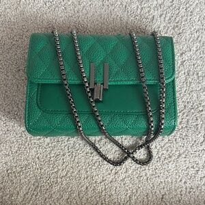 Emerald Quilted Crossbody Bag with Chain Strap- Carol & John